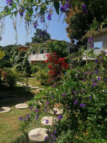 Lodge Caba�as California