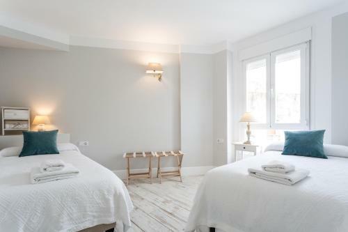 Apartamentos Rg Florida Muralla Alc�zar