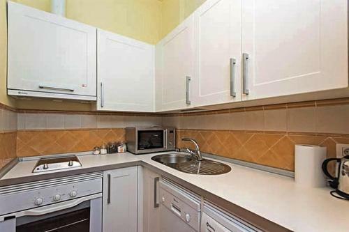 Feria Palace Apartment