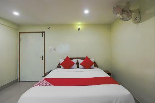 Oyo Flagship 73151 Raja Hotel
