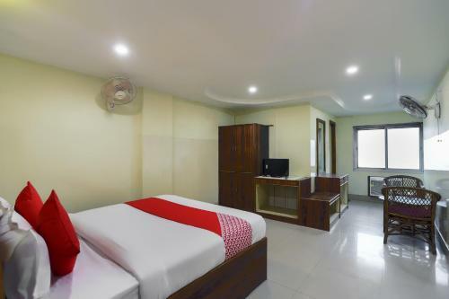 Oyo Flagship 73151 Raja Hotel