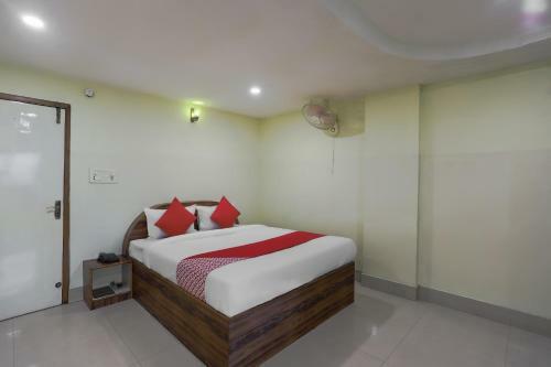 Oyo Flagship 73151 Raja Hotel