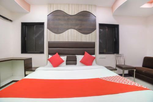 Hotel Oyo 61135 Halwai Association