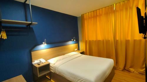 Uptown Hotel