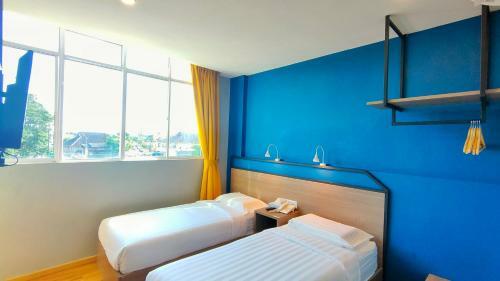 Uptown Hotel