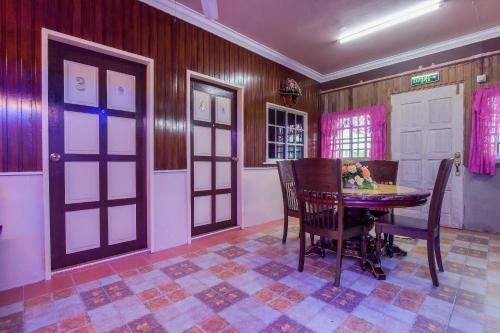 Hotel Spot On 90142 Bubul Paradise Inn