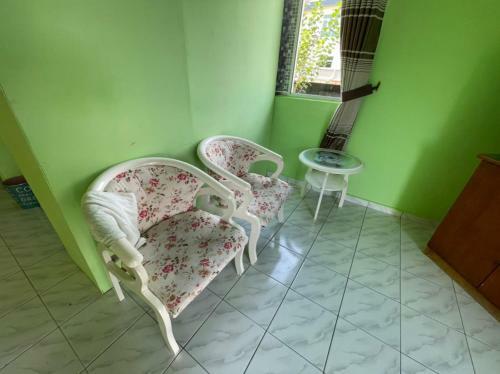 Oyo Home 90424 Embun Homestay