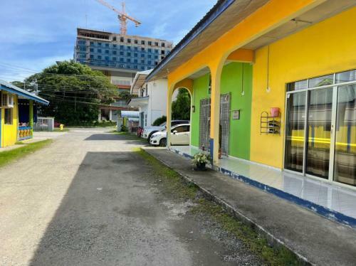 Oyo Home 90424 Embun Homestay