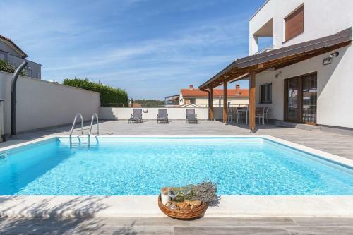 Apartment Volme With Private Pool