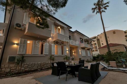 Beachfront Deluxe B&B