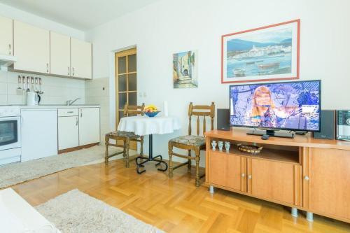 Apartment Makarska 17709b