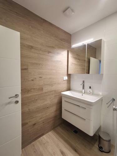 Apartments Tonkita With Jacuzzi