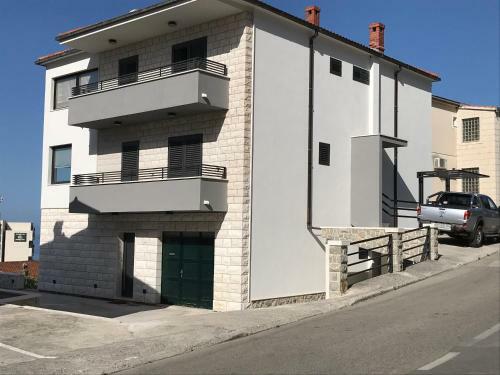 Apartments Tonkita With Jacuzzi