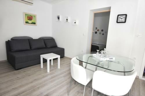 Sunny Garden Apartments Ana