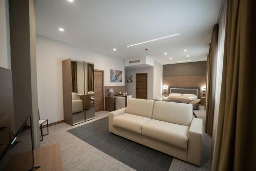 Building Hotel