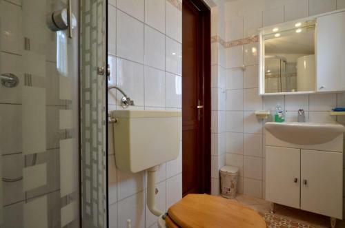 Apartment Varvari 17751b