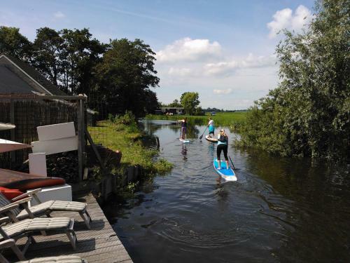 Bed & Breakfast Buitenplaats De Blauwe Meije