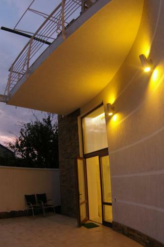 Villa White House