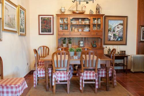 House, 6 People, Private Pool And Garden
