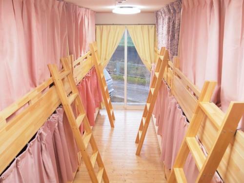 Hostal Hibari Guesthouse