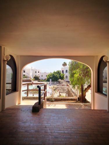 Comfortable Cleo Apartment With Large Terrace