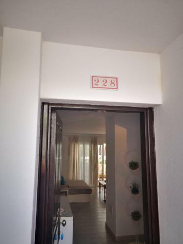 Comfortable Cleo Apartment With Large Terrace