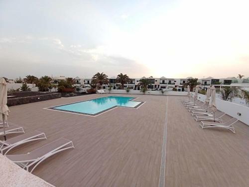 The Ocean View Senator Modern Apartment