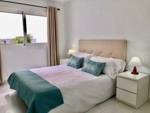 Los Arcos Apartment. Sea View