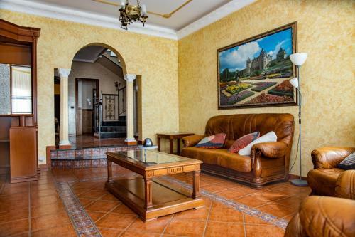 Villa Las Cuevas