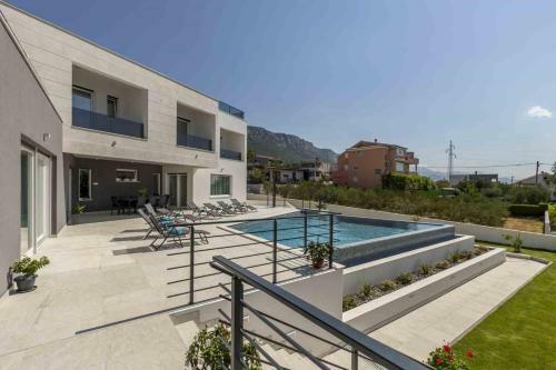 Luxury Villa Adonis Split With Private Pool, Jacuzzi, Sauna And Gym