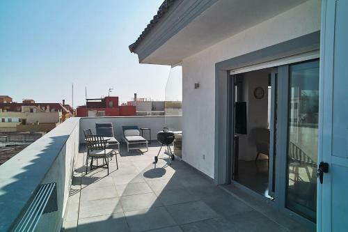 Fabulous Penthouse Downtown Tarifa, Maestro Apartments