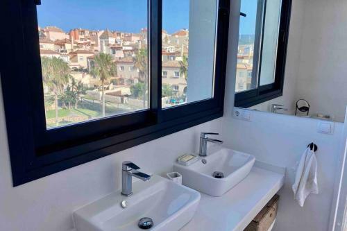 Apartamento Modern And Spacious Penthouse Next To The Beach