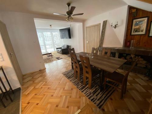 Apartament Dwupoziomowy W Willi Carmen