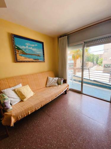 Apartamento Con Piscina Y Tenis. A 50m de La Playa