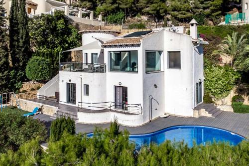 Luxury Villa With Sea View