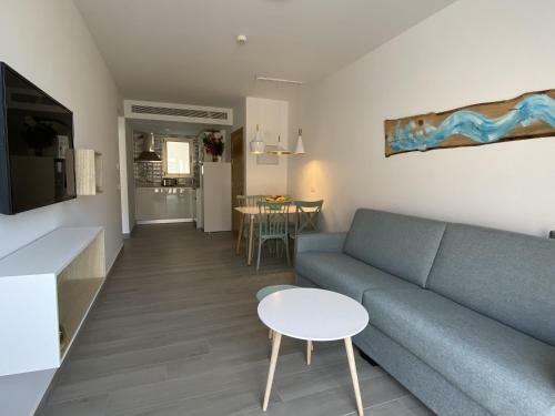 Modern Apartment With Shared Pool