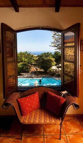 Hibiscus Cottage
