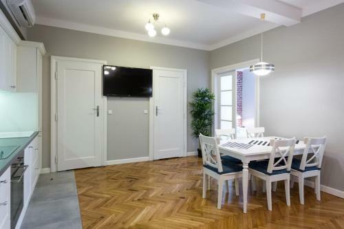 Florianska Deluxe Apartments With Air Condition