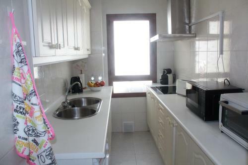 Elizabeth Beach Apartment With Seaviews!
