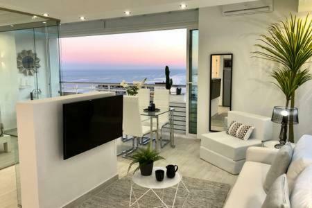 Loft Del Mar - Charming Luxury Apartment At La Roca