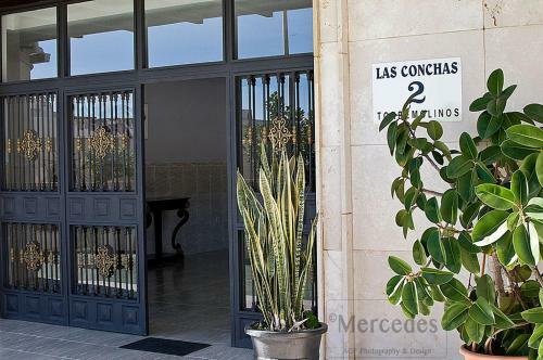 Beautiful Apartment With Balcony And Pool.