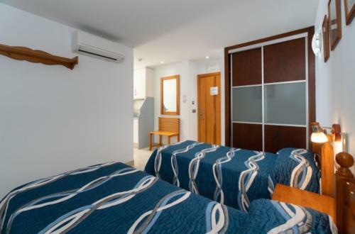 Apartamentos Leonor Y Caracas