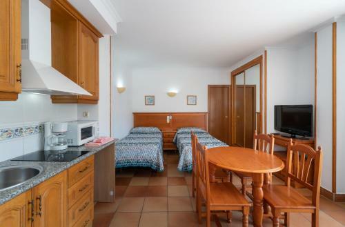 Apartamentos Leonor Y Caracas