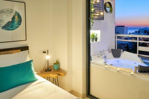 Suite Del Mar Luxury Apartment With Jacuzzi
