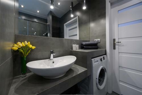 Expo Home Apartment By Pinpoint