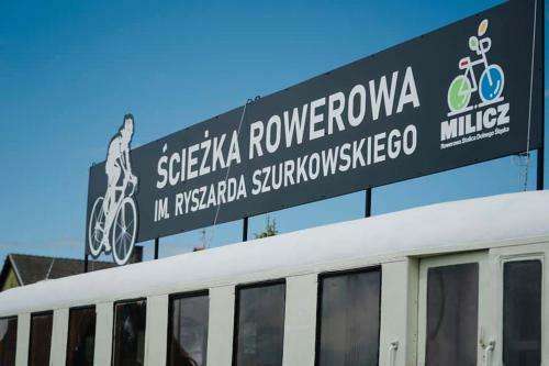 Fio?kowe Apartamenty W Dolinie Baryczy