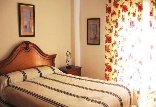 Apartamento Family Friendly Patio And Poolview