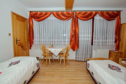 Bed & Breakfast Willa U Tutki