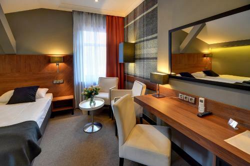Hotel Restauracja Retro & Oak Rooms