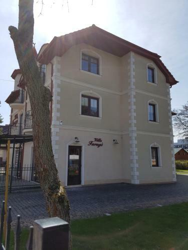 Villa Farage